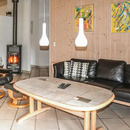 Beautiful In Oksbol With Kitchen Vakantiehuis Mosevrå
